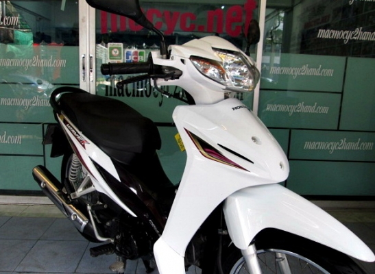 wave 110 i สีขาวม่วง รถเดือน เมษายน ปี 56 ไมล์ 6 พันโล รถมีเกียยอดนิยม ประหยัดน้ำมัน แถม 2 รายการ 27900