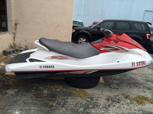เรือเจ็ตสกี YAMAHA VX110 ปี08 สภาพเดิมๆจากรัฐฟลอริดา นำเข้าจากสหรัฐอเมริกา สนใจคุยรายละเอียดก่อนได้ครับ เรือถึงไทยแล้ว สภาพสวยทุกลำ