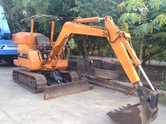 KOMATSU PC30-3   รถเก่านำเข้าจากญี่ปุ่นไม่เคยใช้งานในไทย  สภาพพร้อมลุยงาน