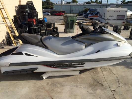 เรือเจ็ตสกี YAMAHA FX140 ปี02 สภาพเดิมๆจากรัฐฟลอริดา นำเข้าจากสหรัฐอเมริกา สนใจคุยรายละเอียดก่อนได้ครับ เรือถึงไทยแล้ว สภาพสวยทุกลำ