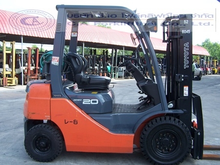 ขายรถ โฟล์คลิฟท์ TOYOTA รุ่น 8-FG20