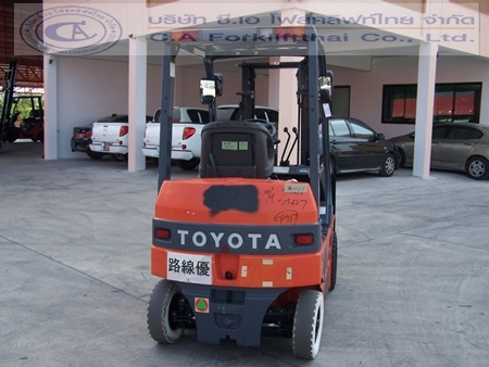 ขาย รถโฟล์คลิฟท์ไฟฟ้า TOYOTA รุ่น 7 FBL15