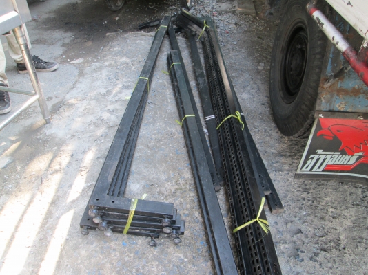 ชั้นวาง  ซีดี    เหล็กหนาหนักแข็งแรง   เปลี่ยนสีวางอย่างอื่นก็ได้