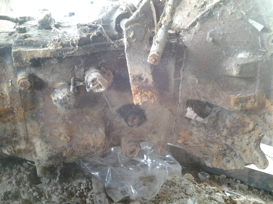 ขายตามสภาพเกียร์นิสสันคาร์บอนสีล้อกลางไว้ทำอีแตน ขายตามสภาพเกียร์นิสสันคาร์บอนสีล้อกลางไว้ทำอีแตน