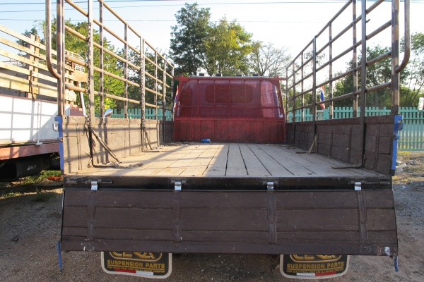 ขาย รถบรรทุก 6 ล้อ