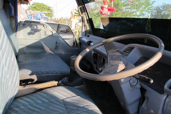 ขาย รถบรรทุก 6 ล้อ