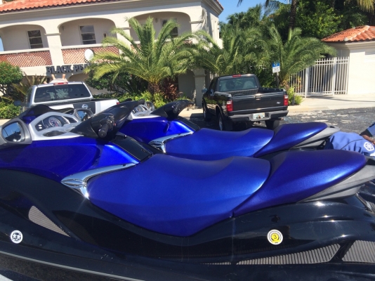 เรือเจ็ตสกี YAMAHA FX HO160 ปี06 มาเป็นคู่เลยครับ พร้อมเทลเลอร์ สภาพเดิมๆจากรัฐฟลอริดา นำเข้าจากสหรัฐอเมริกา สนใจคุยรายละเอียดก่อนได้ครับ เรือถึงไทยแล้ว สภาพสวยทุกลำ