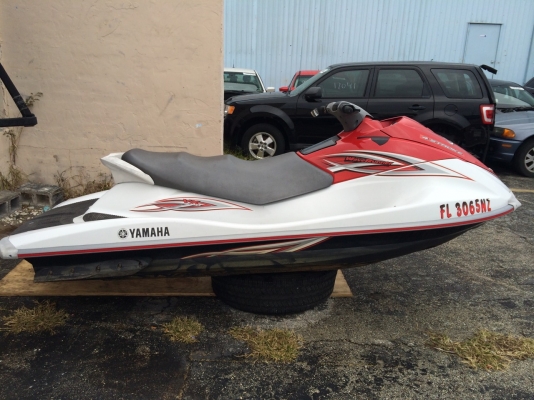 เรือเจ็ตสกี YAMAHA VX110 ปี08 สภาพเดิมๆจากรัฐฟลอริดา นำเข้าจากสหรัฐอเมริกา สนใจคุยรายละเอียดก่อนได้ครับ เรือถึงไทยแล้ว สภาพสวยทุกลำ