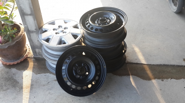 ขายกระทะล้อเหล็กของรถเก๋งสภาพใหม่ 6 ล้อ เหมา 1000 บาท ขายกระทะล้อเหล็กของรถเก๋งสภาพใหม่ 6 ล้อ เหมา 1000 บาท