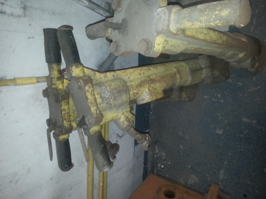 ขายเครื่องแย๊กๆ ยี้ห้อ IR ตัวละ 19000 บาทพร้อมหัว ขนาด 35 KG