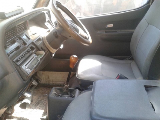 ขายรถตู้สภาพพร้อมใช้งาน TOYOTAหัวจรวจปี39 สภาพพร้อมใช้งาน เครื่องดีแชชซีเดิม ภายในสวย แอร์เย็น