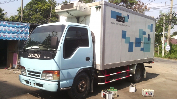 รถ6ล้ออีซูซูหัวการตูนตู้เย็น รถ6ล้ออีซูซูหัวการตูนตู้เย็น