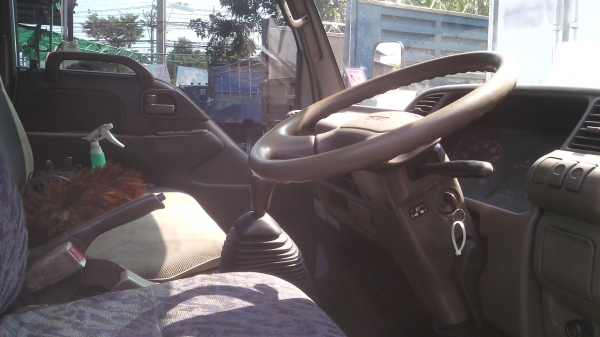 รถ6ล้ออีซูซูหัวการตูนตู้เย็น รถ6ล้ออีซูซูหัวการตูนตู้เย็น