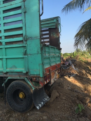 ขายกะบะสิบล้อ ไม่ดั้มพร้อมลูกพ่วง ของสวย แยกซื้อได้