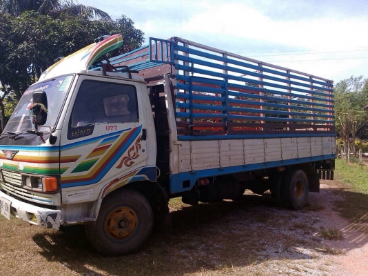 รถบรรทุก 6 ล้อ HINO 117 แรง