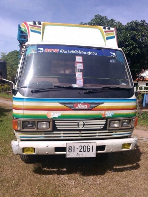 รถบรรทุก 6 ล้อ HINO 117 แรง