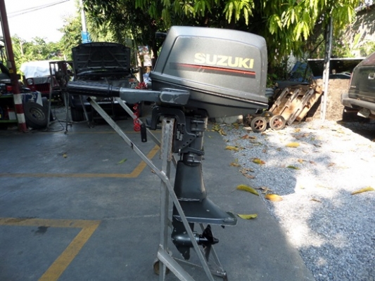 เรือปิเนียม LANDUA 12 ฟุต พร้อมเครื่อง SUZUKI 5 hp