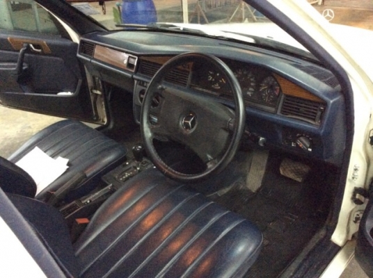 ขายรถเบนส์ 190E ปี94 เครื่องนิสสัน SR20 2.0 หัวฉีด เกียร์ออโต้ ติดแก๊ส LPG เพาเวอร์ ไฟฟ้า เบาะสวยเดิมๆ ลายไม้เดิมๆ วิทยุCD ตัวถังเดิม สีเต็ม แม็ก17" ยางใหม่ๆ รถขับดี พร้อมใช้เลยครับ ภาษีปี58 ขับกลับได้เลย