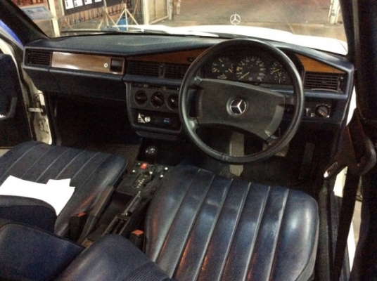 ขายรถเบนส์ 190E ปี94 เครื่องนิสสัน SR20 2.0 หัวฉีด เกียร์ออโต้ ติดแก๊ส LPG เพาเวอร์ ไฟฟ้า เบาะสวยเดิมๆ ลายไม้เดิมๆ วิทยุCD ตัวถังเดิม สีเต็ม แม็ก17" ยางใหม่ๆ รถขับดี พร้อมใช้เลยครับ ภาษีปี58 ขับกลับได้เลย