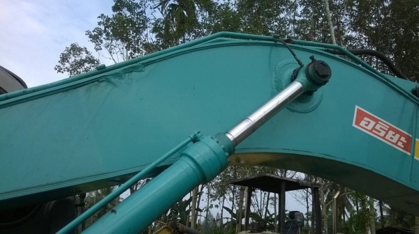 ขายด่วนแบคโฮ kobellco mark v super สภาพพร้อมใช้งานขาย1250000 ขายด่วนแบคโฮ kobellco mark v super สภาพพร้อมใช้งานขาย1250000