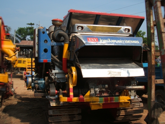 ขายรถเกียวข้าวไทยเส็ง เดี่ยวทรนง ปี 48 อุ้ม 2.5 ตัน เครื่องยนต์อีซูซุ 210 แรงม้า ตัวเดิน 12 HT ปั้มไดกิ๊นส์ เบอร์ 23 โซ่ D2