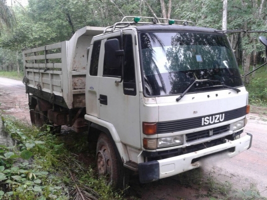 รถอีซูซุ 6 ล้อดั้ม FTR  165 แรงม้า. ปี 34  สนใจติดต่อ 081 - 6079515
