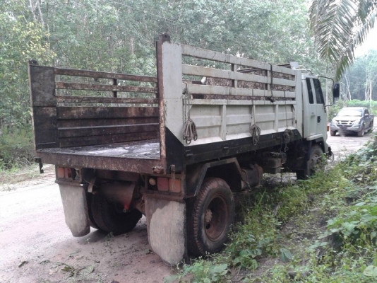 รถอีซูซุ 6 ล้อดั้ม FTR  165 แรงม้า. ปี 34  สนใจติดต่อ 081 - 6079515