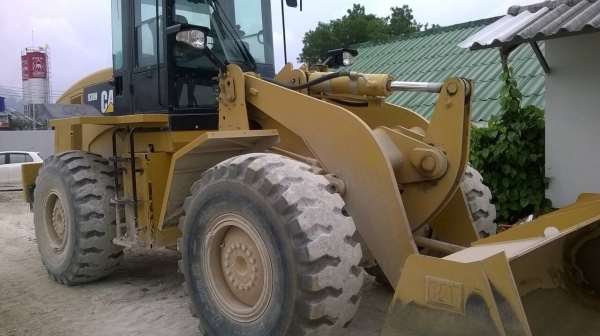 ขายด่วนรถตักล้อยางCAT 938H รถออกห้างเมโทร ใช้แค่1xxx    ขายดาวน์ 1550000