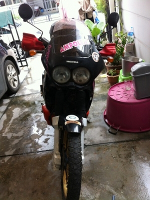 อะไหล่ africa twin 750 RD 04 ทั้งคัน และ เครื่อง bros 650 เล่มทะเบียน 750 ชุดโอนครบ ต่อภาษีได้ปรกติ