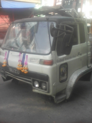 หัวรถ ISUZU 200