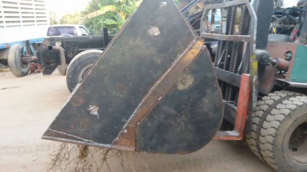 ขายรถตักWA100 ต่อแขนขยายบุ้งกี๋ ราคา1,000,000บาท ติดต่อปิ่น 081-917-6906