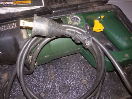 เครื่องเลื่อยชัก Back&Decker ใช้ไฟ 110v กินกระแส 6 แอมป์ Made In USA เครื่องเลื่อยชัก Back&Decker ใช้ไฟ 110v กินกระแส 6 แอมป์ Made In USA