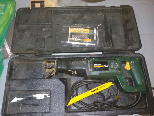 เครื่องเลื่อยชัก Back&Decker ใช้ไฟ 110v กินกระแส 6 แอมป์ Made In USA เครื่องเลื่อยชัก Back&Decker ใช้ไฟ 110v กินกระแส 6 แอมป์ Made In USA