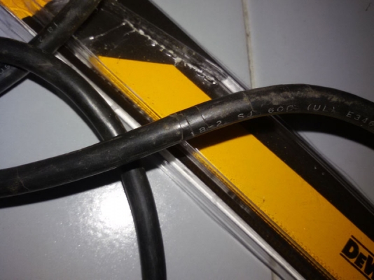 เครื่องเลื่อยชัก Dewalt ใช้ไฟ 110v กินกระแส 6 แอมป์  Made In USA