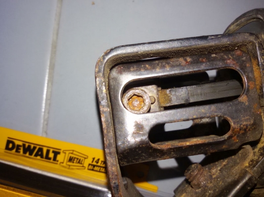 เครื่องเลื่อยชัก Dewalt ใช้ไฟ 110v กินกระแส 6 แอมป์  Made In USA