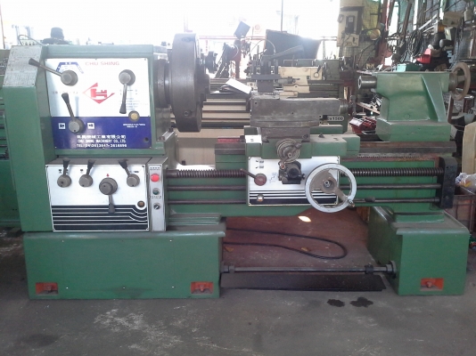 เครื่องกลึง 6 ฟุต CHU SHING เกียร์บล็อค 3 เพลา พร้อมเบรค สะพานเกลียว 2 รุ่นหนัก รุ่นหัวโต คอแท่นลึก รูเพลา 3 นิ้ว สภาพเครื่องสวยสมบูรณ์ เสียงเงียบแน่นทุกเกียร์ พร้อมใช้งาน