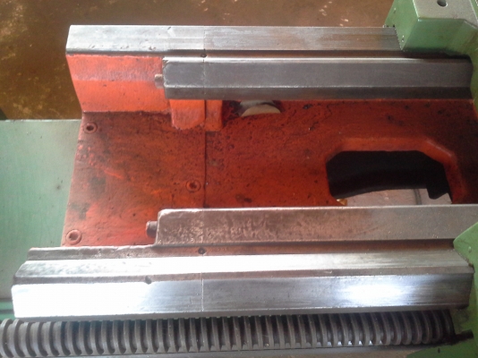 เครื่องกลึง 6 ฟุต CHU SHING เกียร์บล็อค 3 เพลา พร้อมเบรค สะพานเกลียว 2 รุ่นหนัก รุ่นหัวโต คอแท่นลึก รูเพลา 3 นิ้ว สภาพเครื่องสวยสมบูรณ์ เสียงเงียบแน่นทุกเกียร์ พร้อมใช้งาน เครื่องกลึง 6 ฟุต CHU SHING เกียร์บล็อค 3 เพลา พร้อมเบรค สะพานเกลียว 2 รุ่นหนัก รุ่นหัวโต คอแท่นลึก รูเพลา 3 นิ้ว สภาพเครื่องสวยสมบูรณ์ เสียงเงียบแน่นทุกเกียร์ พร้อมใช้งาน