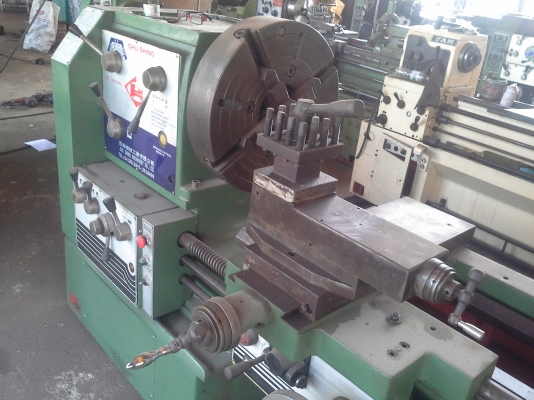 เครื่องกลึง 6 ฟุต CHU SHING เกียร์บล็อค 3 เพลา พร้อมเบรค สะพานเกลียว 2 รุ่นหนัก รุ่นหัวโต คอแท่นลึก รูเพลา 3 นิ้ว สภาพเครื่องสวยสมบูรณ์ เสียงเงียบแน่นทุกเกียร์ พร้อมใช้งาน เครื่องกลึง 6 ฟุต CHU SHING เกียร์บล็อค 3 เพลา พร้อมเบรค สะพานเกลียว 2 รุ่นหนัก รุ่นหัวโต คอแท่นลึก รูเพลา 3 นิ้ว สภาพเครื่องสวยสมบูรณ์ เสียงเงียบแน่นทุกเกียร์ พร้อมใช้งาน