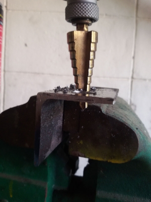 ดอกเจาะคว้านรู Step Drill ชุบไทเทเนียม ยกชุด 3 ดอก 5/9/15 Step  เบอร์มิล ใหญ่สุด 32 mm ราคา 800 บาท