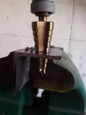 ดอกเจาะคว้านรู Step Drill ชุบไทเทเนียม ยกชุด 3 ดอก 5/9/15 Step  เบอร์มิล ใหญ่สุด 32 mm ราคา 800 บาท