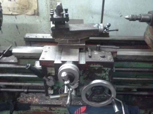 เครื่องกลึง 6 ฟุต VICTOR 400x1000 เกียร์บล็อค 4 เพลาเด้ง พร้อมมีเบรค เครื่องจักรสภาพเดิมๆพร้อมใช้งาน เครื่องกลึง 6 ฟุต VICTOR 400x1000 เกียร์บล็อค 4 เพลาเด้ง พร้อมมีเบรค เครื่องจักรสภาพเดิมๆพร้อมใช้งาน