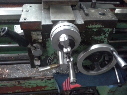 เครื่องกลึง 6 ฟุต VICTOR 400x1000 เกียร์บล็อค 4 เพลาเด้ง พร้อมมีเบรค เครื่องจักรสภาพเดิมๆพร้อมใช้งาน เครื่องกลึง 6 ฟุต VICTOR 400x1000 เกียร์บล็อค 4 เพลาเด้ง พร้อมมีเบรค เครื่องจักรสภาพเดิมๆพร้อมใช้งาน