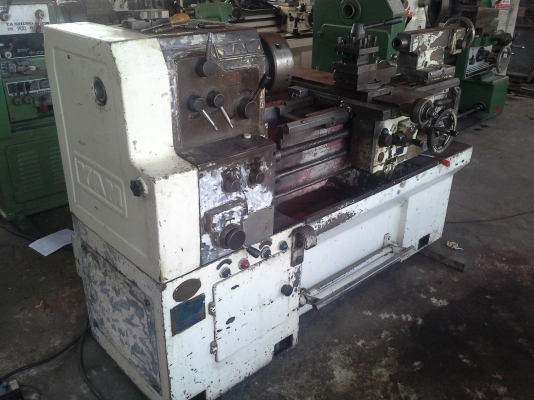 เครื่องกลึง 5 ฟุต YAM 3 เพลาเด้ง มีเบรค เกียร์บล็อค จี๋ยันศูนย์ท้าย 2 สเต็ป เครื่องจักรสภาพเดิมๆพร้อมใช้งาน