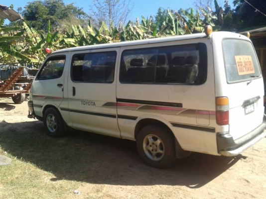 ขายรถตู้สภาพพร้อมใช้งาน TOYOTAหัวจรวจปี39 สภาพพร้อมใช้งาน เครื่องดีแชชซีเดิม ภายในสวย แอร์เย็น