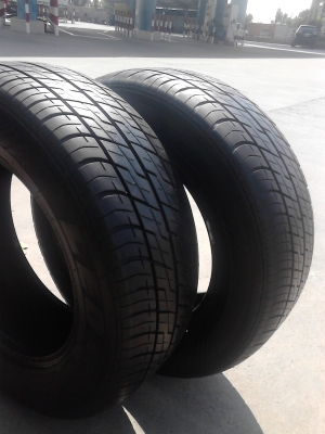215/65R15  ยางรถกระบะ BRIDGESTONE  LEO 627  มี 2 เส้น โทร.081-427-3941