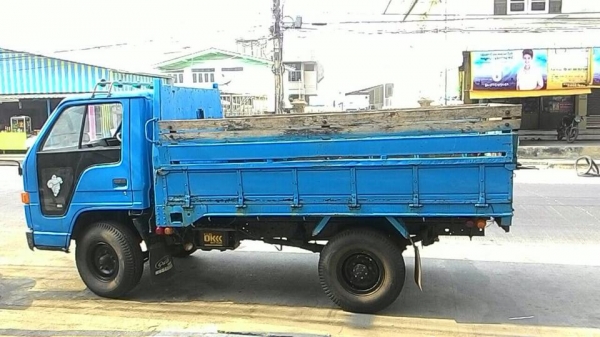 NKR รถห้างเครื่อง88แรงม้า