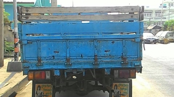 NKR รถห้างเครื่อง88แรงม้า