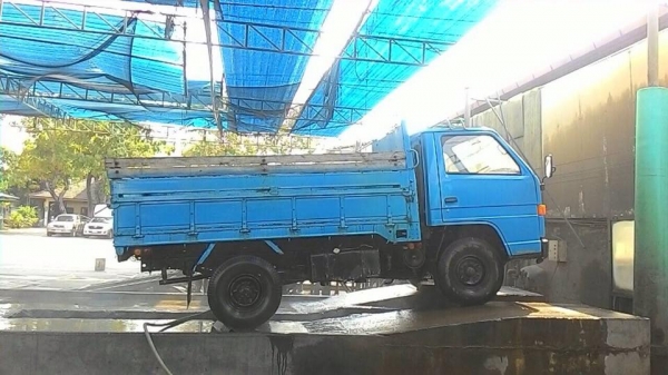 NKR รถห้างเครื่อง88แรงม้า