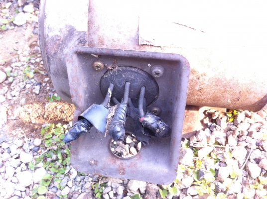 มอเตอร์มิตซูบิชิ 1 แรงม้า 220/380 V.พร้อมใช้ หมุนซ้าย-ขวาได้จากญี่ปุ่นมีหลายลูก มอเตอร์มิตซูบิชิ 1 แรงม้า 220/380 V.พร้อมใช้ หมุนซ้าย-ขวาได้จากญี่ปุ่นมีหลายลูก