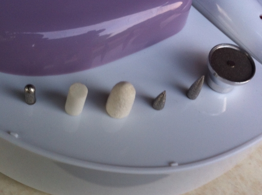 ชุดเครื่องมือแต่งเล็บแบบต่างๆพร้อมเครื่องเป่าเล็บของใหม่ยังไม่ได้ใช้งาน